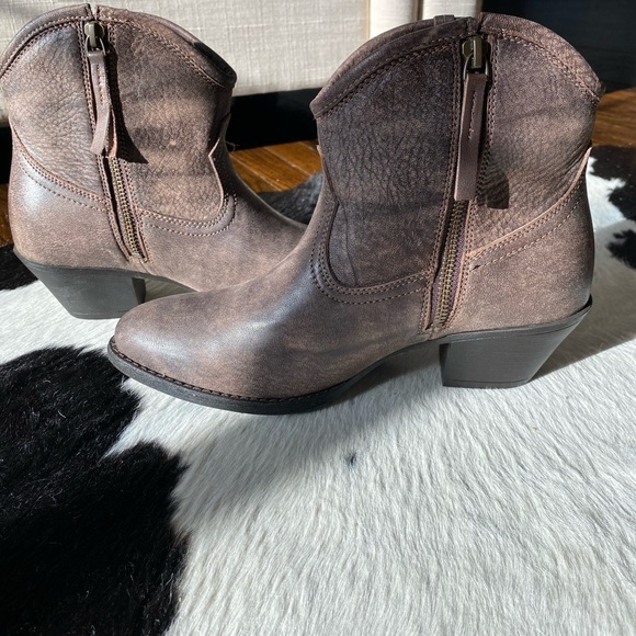 ARIAT booties with tassels - Picture 6 of 9